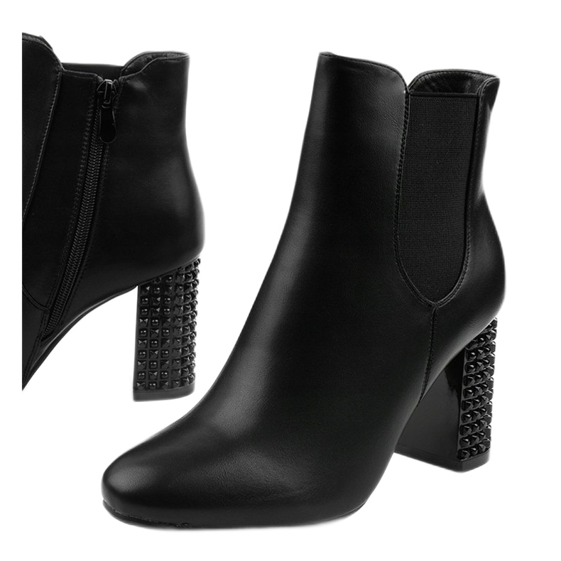 Czarne botki na słupku Chardonnay 1