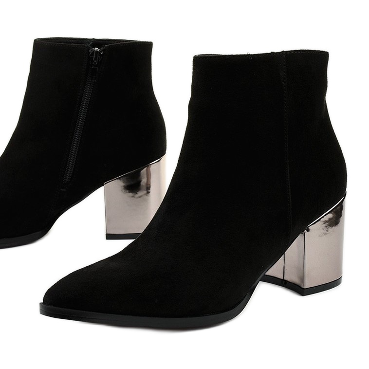 BM Czarne botki na słupku z eko-zamszu Astihusa 1