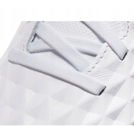 Buty piłkarskie Nike Legend 8 Academy Mg M AT5292-163 wielokolorowe białe 2