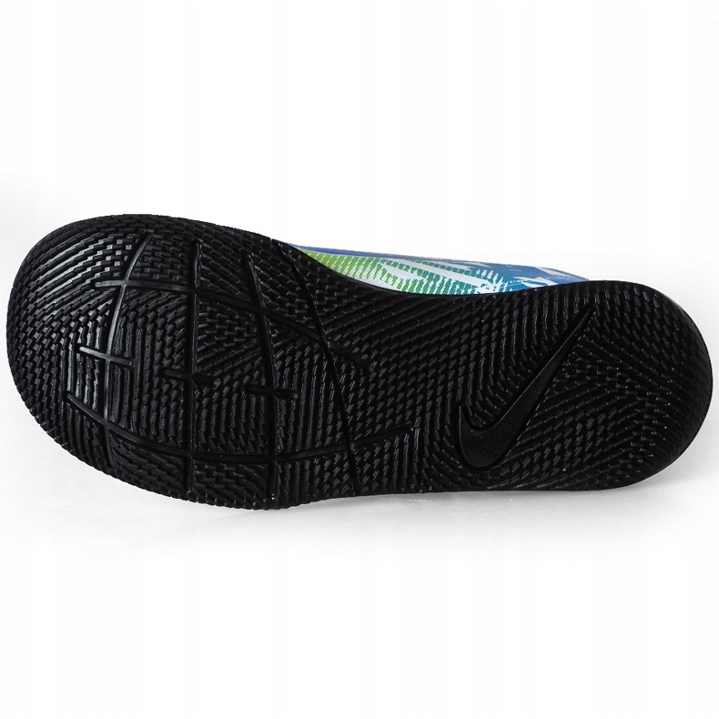 Buty piłkarskie Nike Mercurial Vapor 13 Club Njr Ic PS(V) Junior AT8171 104 czarne białe 1
