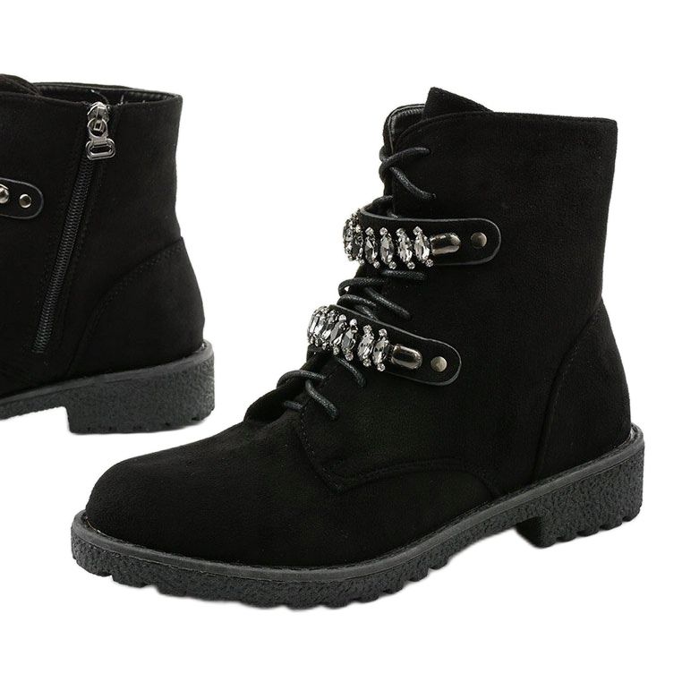 Czarne botki z ozdobnymi paskami Ginoraya 1