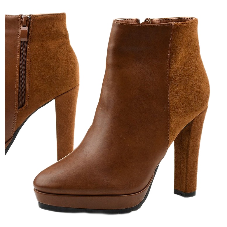 Camelowe botki na słupku z eko-skóry Clantree brązowe 1