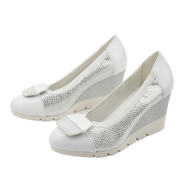 Srebrne czółenka na koturnie Downreaver srebrny 2