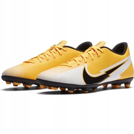 Buty piłkarskie Nike Mercurial Vapor 13 Club FG/MG M AT7968 801 żółte żółte 1