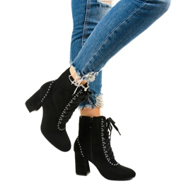 Czarne botki na słupku z eko-zamszu Corstorphine 1