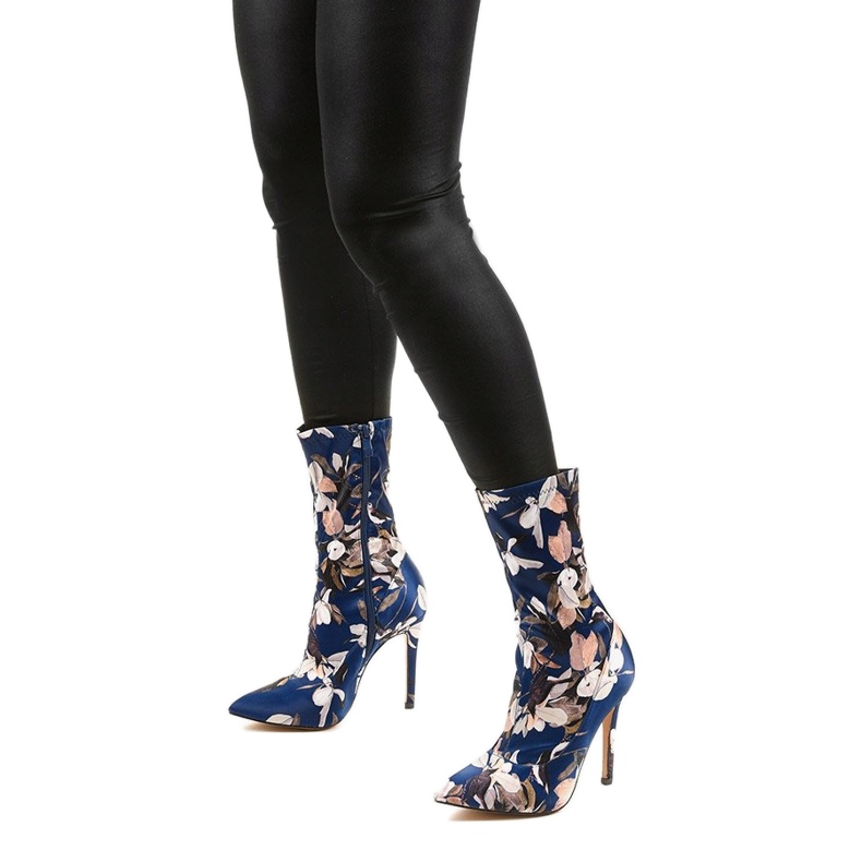 Granatowe botki na szpilce ze skarpetą Santana wielokolorowe 1