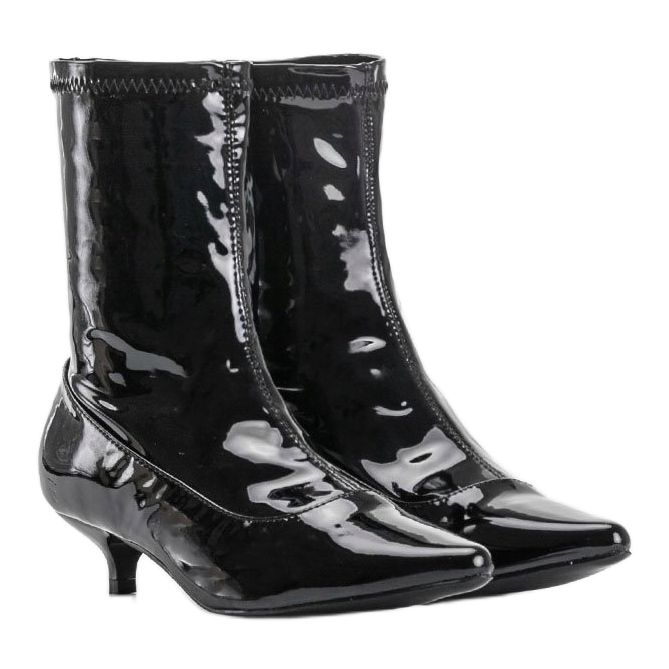 Czarne lakierowane szpilki ze skarpetą Ragemour 2