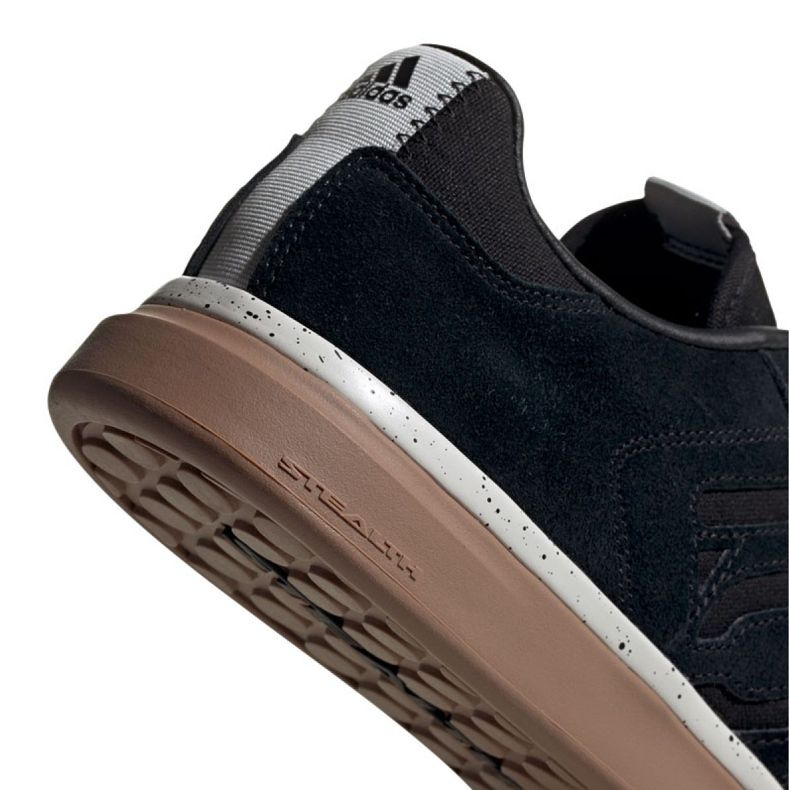 Buty adidas Sleuth M EE8893 czarne 1