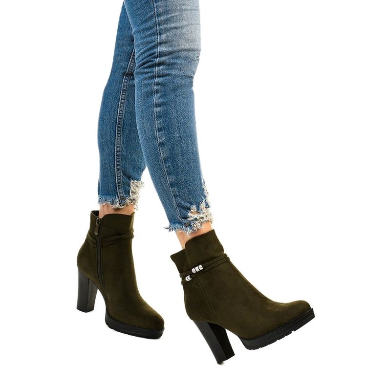 Zielone wysokie botki na słupku Vabella 1