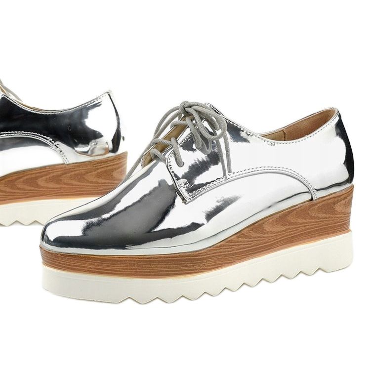 Srebrne półbuty wsuwane z ćwiekami GF-FD9 srebrny 1