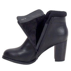 Botki na obcasie czarne 4599 Black 1