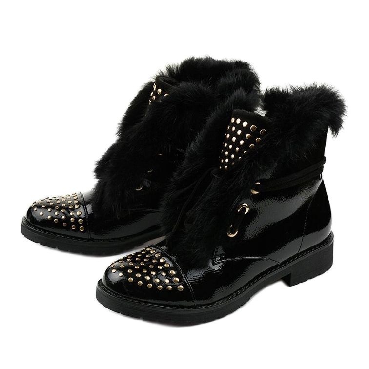 Czarne płaskie botki ocieplane lakierowane Feminine 1