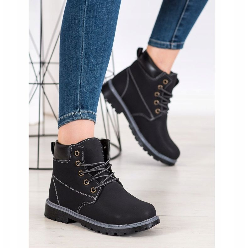 Bona Klasyczne Czarne Trapery 1