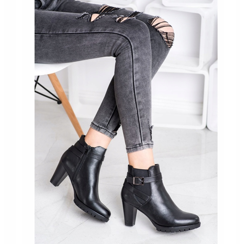 Flyfor Czarne Botki Na Obcasie 1