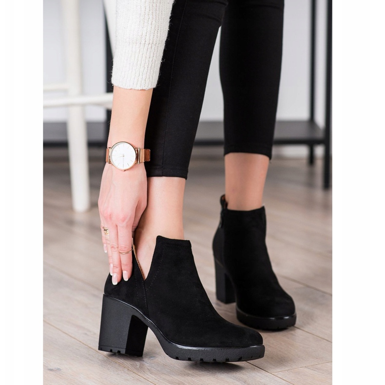 Bella Paris Czarne Botki Z Wycięciem 2