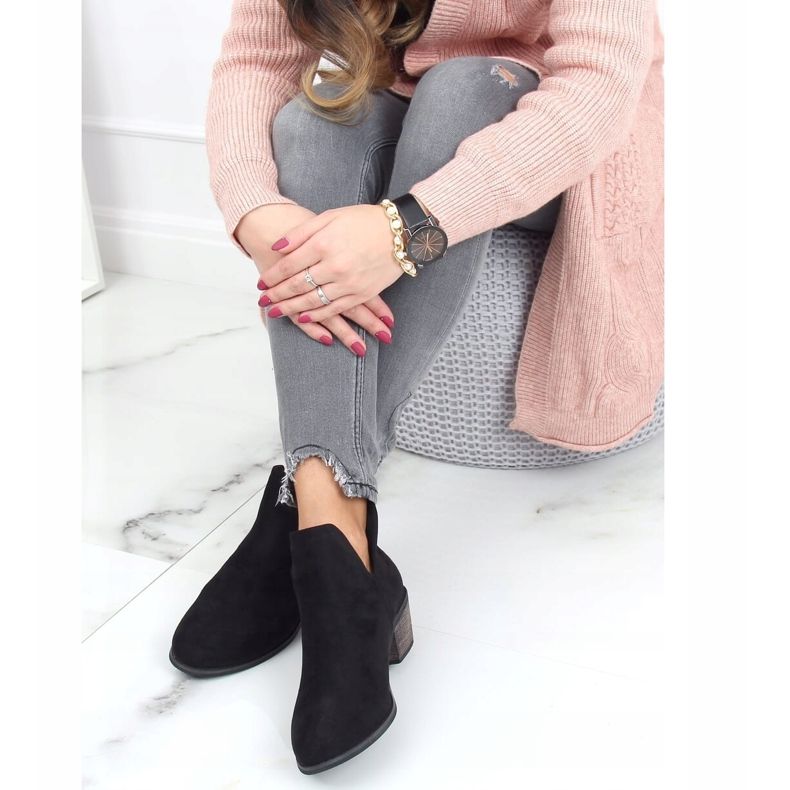 Botki z wycięciem czarne CM-8M4-1 Black 1