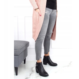 Botki na niskim obcasie czarne J101 Black 1