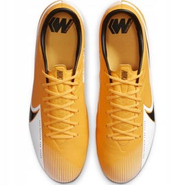Buty piłkarskie Nike Mercurial Vapor 13 Academy SG-Pro Ac M BQ9142 801 wielokolorowe żółte 1