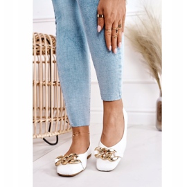 PS1 Eleganckie Pikowane Baleriny Z Łańcuchem Białe Coco 1