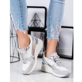 Sneakersy Na Koturnie VINCEZA białe 1