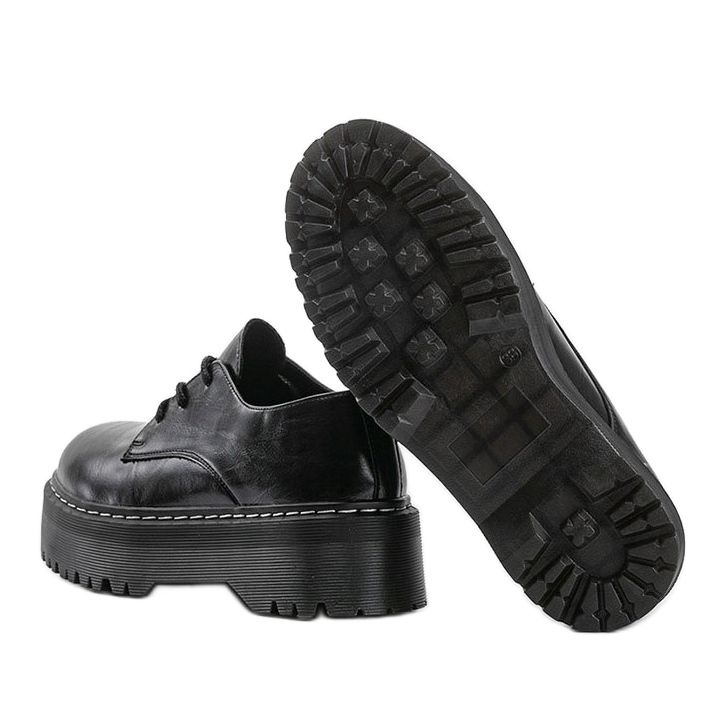 Czarne półbuty typu glany Ashly 1