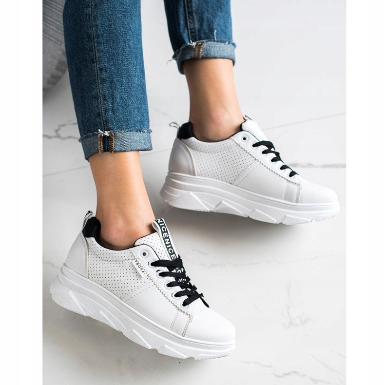 SHELOVET Sneakersy Na Białej Platformie Nice 1