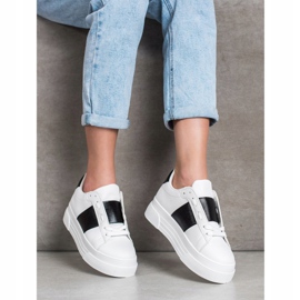 SHELOVET Trampki Z Eko Skóry Na Platformie białe 1