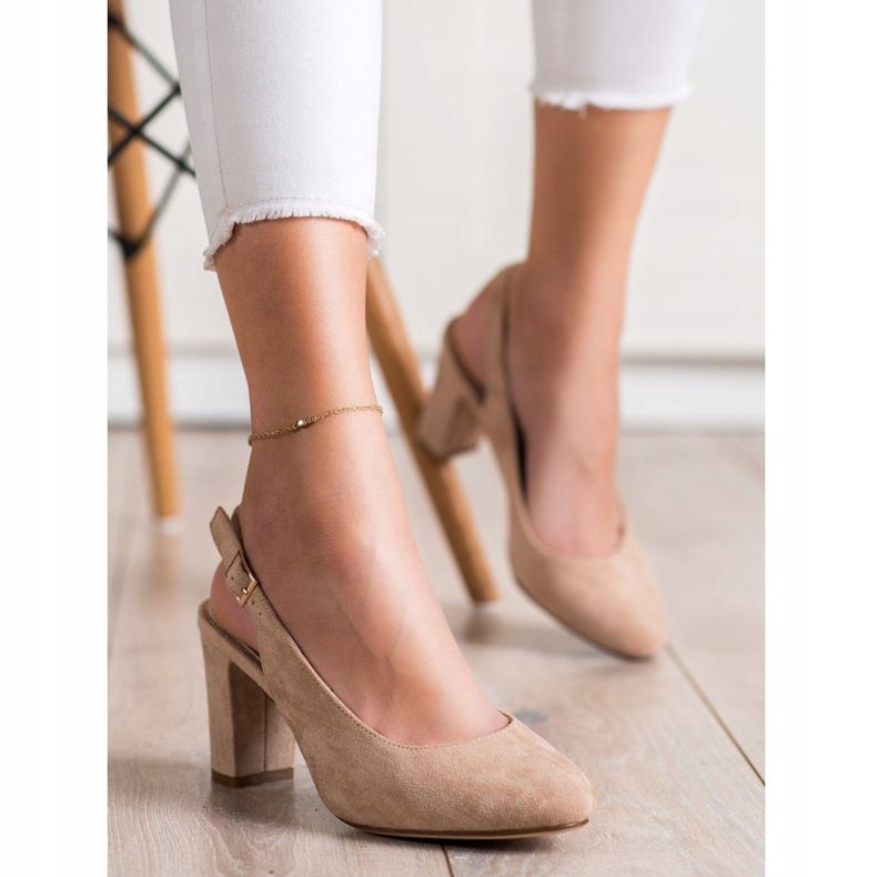 Czarne Czółenka Sergio Leone 1