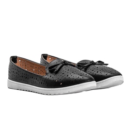 Czarne mokasyny z ażurowym wykończeniem Madalyne 1