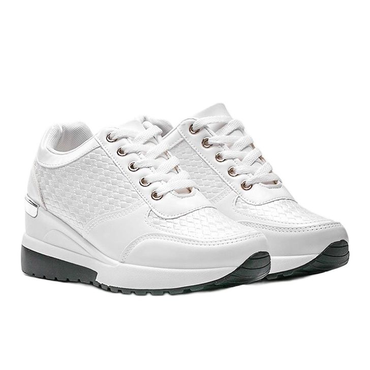 Białe błyszczące sneakersy na koturnie Mara 1