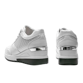 Białe błyszczące sneakersy na koturnie Mara 2