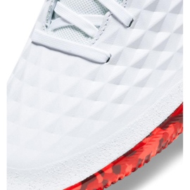 Buty piłkarskie Nike React Tiempo Legend 8 Pro Ic AT6134 106 białe białe 6
