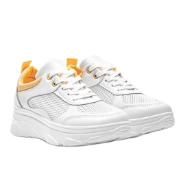 Białe sneakersy na grubej podeszwie z motywem skóry węża Joyce 2