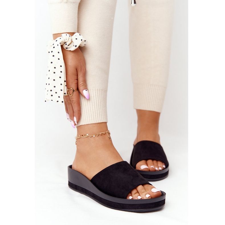 Klapki Na Koturnie Vinceza 21-17113 Czarne 2