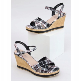 Sandałki na koturnie w kratkę czarne A89937 Black 1