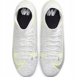 Buty piłkarskie Nike Mercurial Superfly 8 Academy FG/MG CV0843 107 srebrny 1