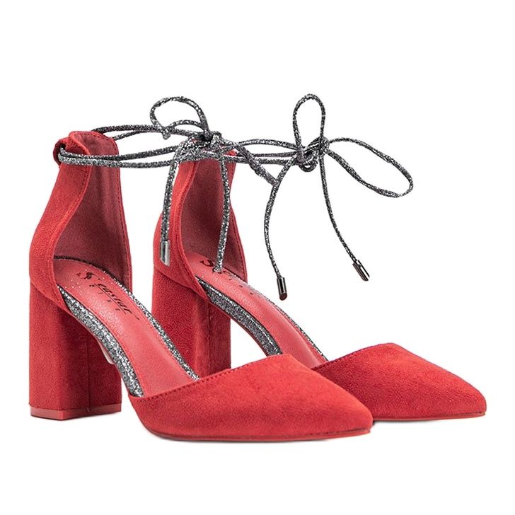 Czerwone wiązane czółenka na słupku Eliza 1