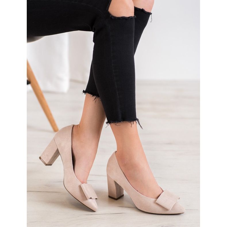 W. Potocki Brokatowe Czółenka Z Kokardą beżowy 1