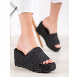 Kylie Modne Klapki Na Koturnie czarne 1