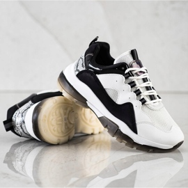 Ideal Shoes Sneakersy Na Czarnej Platformie białe 2