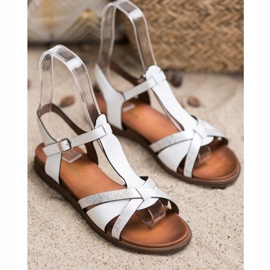 Białe Sandały Sergio Leone 1