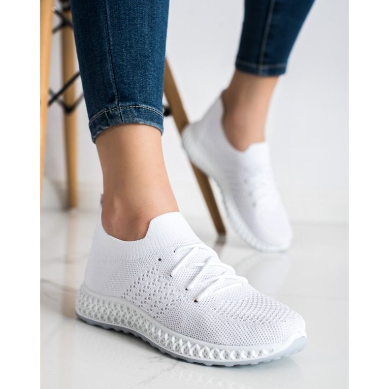 Wsuwane Buty Sportowe MCKEYLOR białe 1