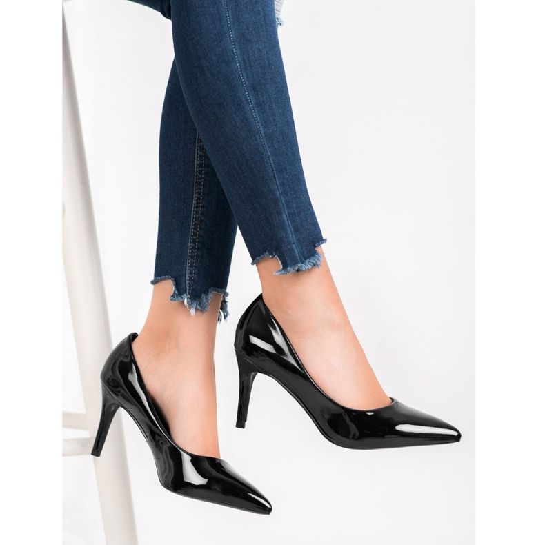 Small Swan Lakierowane Szpilki czarne 1