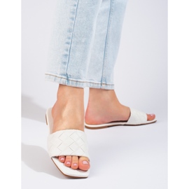 Goodin Białe klapki z eko skóry 1