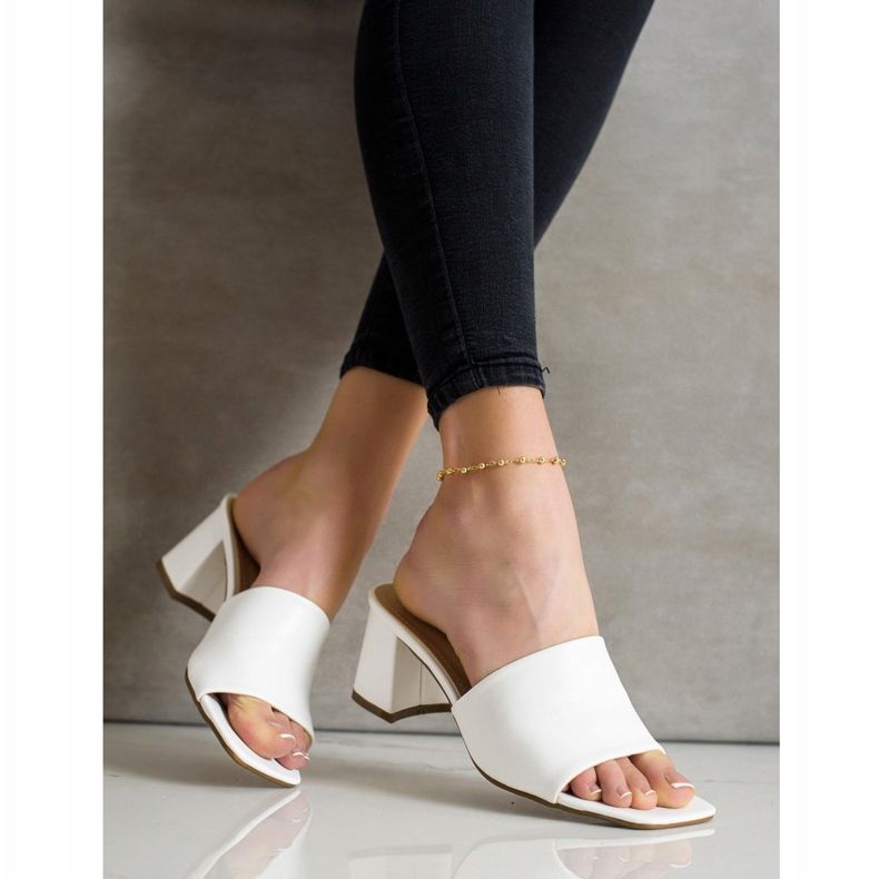 SHELOVET Klasyczne Białe Klapki Na Słupku 2