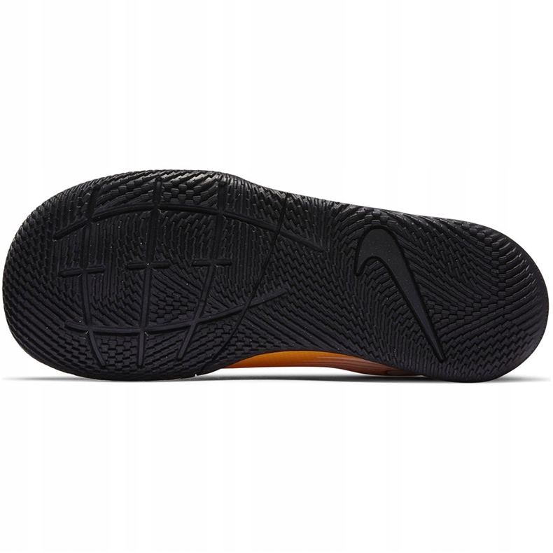 Buty piłkarskie Nike Mercurial Vapor 13 Club Ic PS(V) Junior AT8170 801 białe czarne pomarańczowe 5
