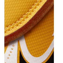 Buty piłkarskie Nike Mercurial Vapor 13 Club Ic PS(V) Junior AT8170 801 białe czarne pomarańczowe 3