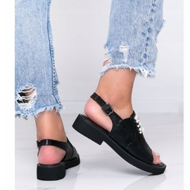 Czarne sandały z perełkami Like A Woman 2