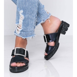 Niebieskie błyszczące klapki z klamerką Lizzy 1