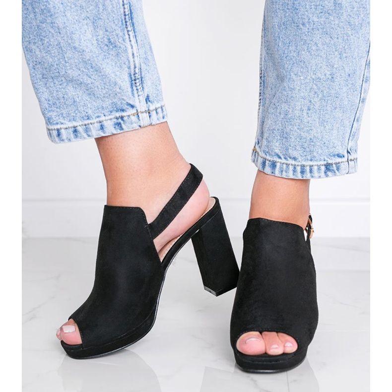 Czarne sandały na słupku Pimp 1